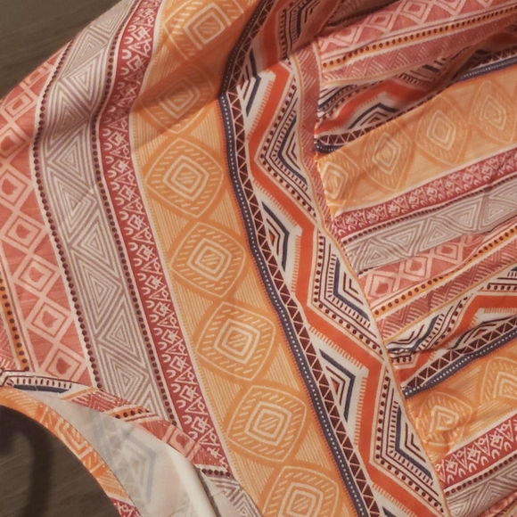 ♥️New boutique Tribal Plus size short sleeved top - Picture 8 of 10